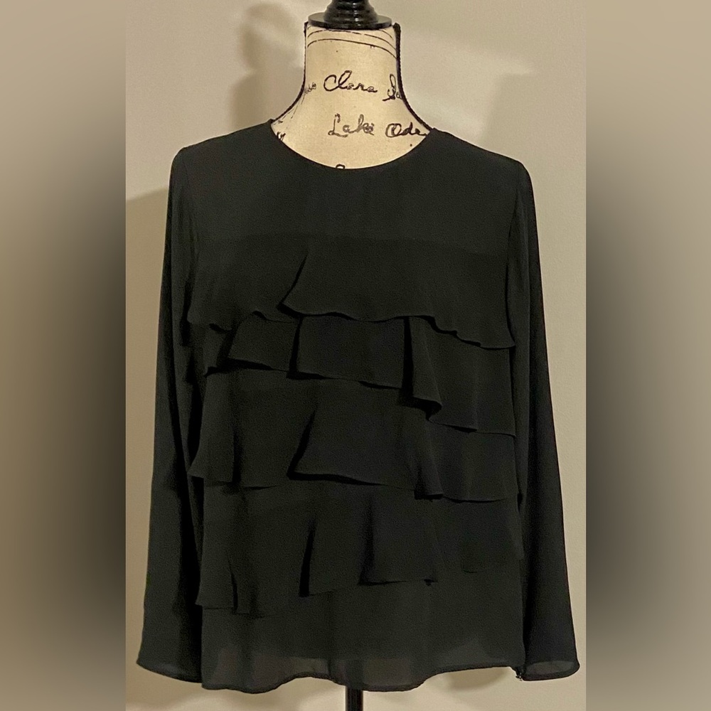 NWT Vince Camuto Black Ruffle Front Long Sleeve Top/Blouse